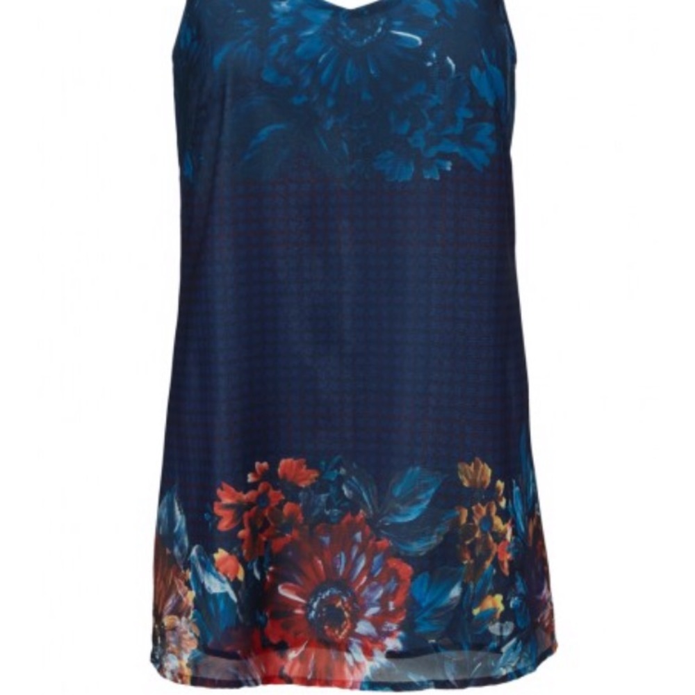 CAbi Sz S Artist Cami. Stunning for all seasons!